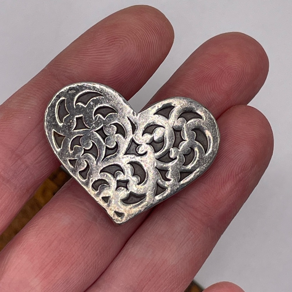 Lois Hill Heart Pin - Picture 4 of 4